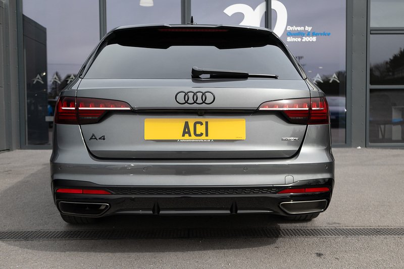 Audi A4 Avant TDI Black Edition - U5276