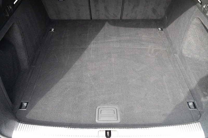 Audi A4 Avant TDI Black Edition - U5276
