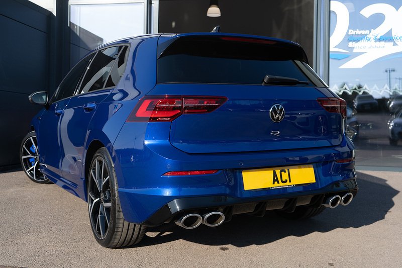 Volkswagen Golf TSI R - U5278