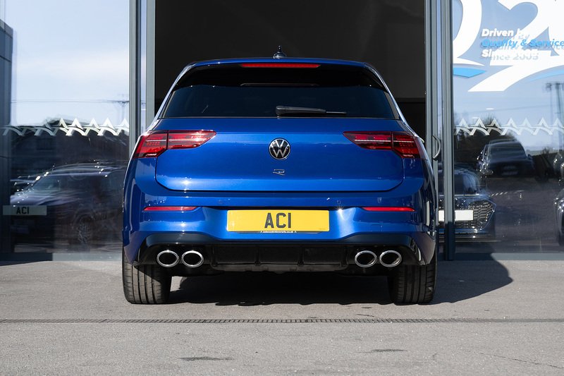 Volkswagen Golf TSI R - U5278