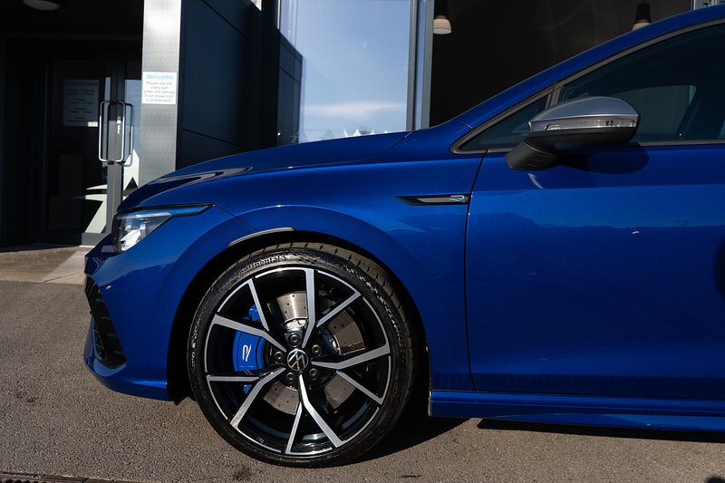 Volkswagen Golf TSI R - U5278