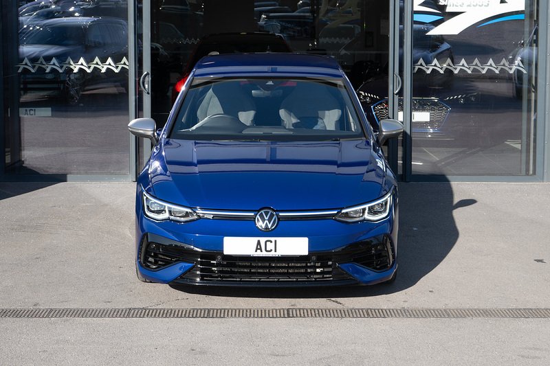 Volkswagen Golf TSI R - U5278