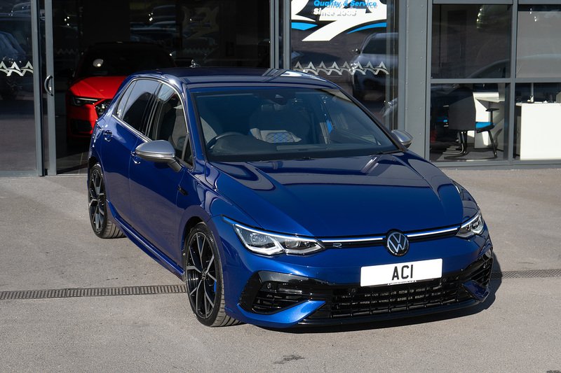 Volkswagen Golf TSI R - U5278