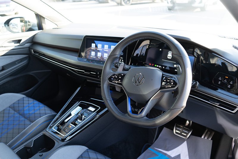 Volkswagen Golf TSI R - U5278