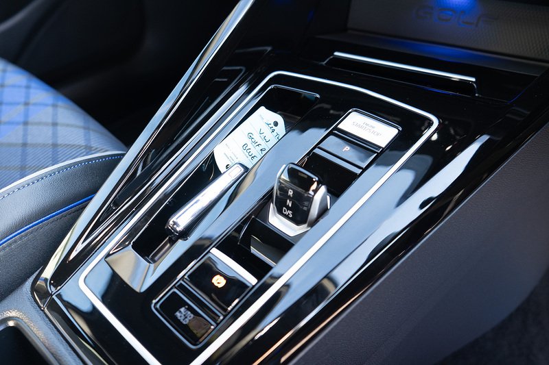 Volkswagen Golf TSI R - U5278