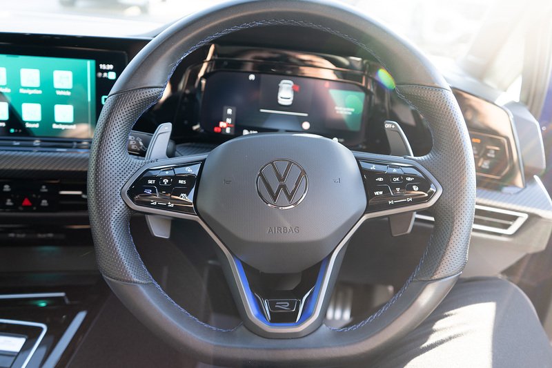 Volkswagen Golf TSI R - U5278