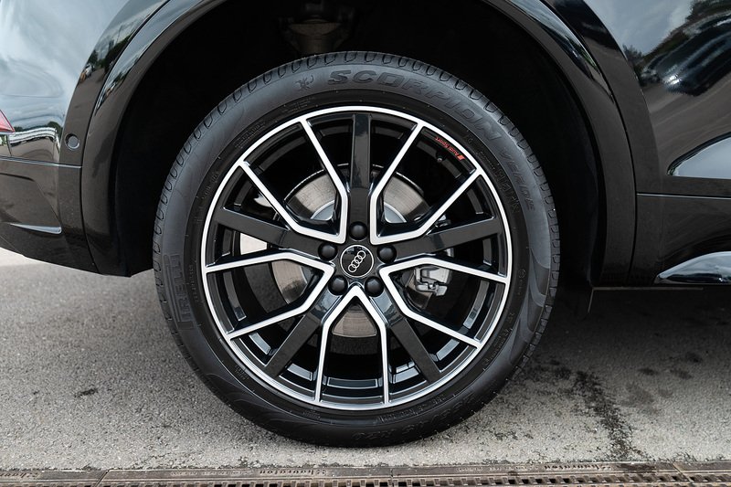 Audi Q5 TFSI Black Edition - U5350
