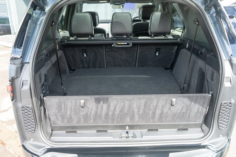 Land Rover Discovery D300 MHEV R-Dynamic HSE - U5375