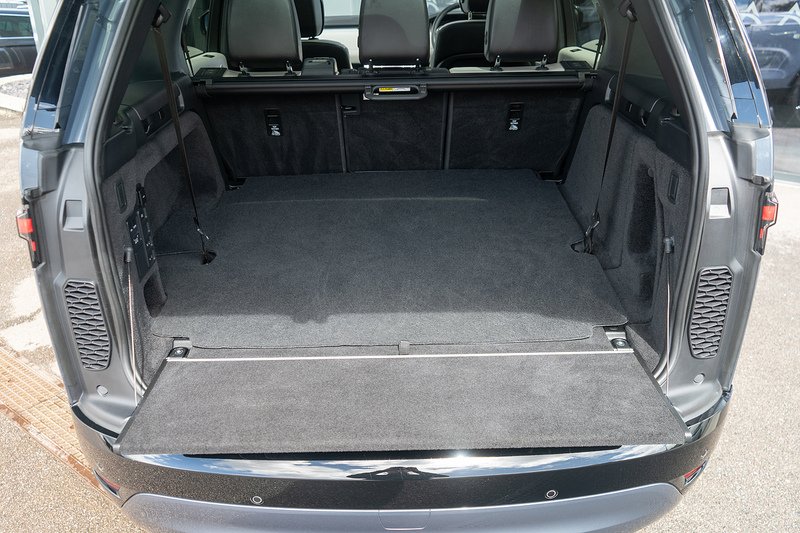 Land Rover Discovery D300 MHEV R-Dynamic HSE - U5375