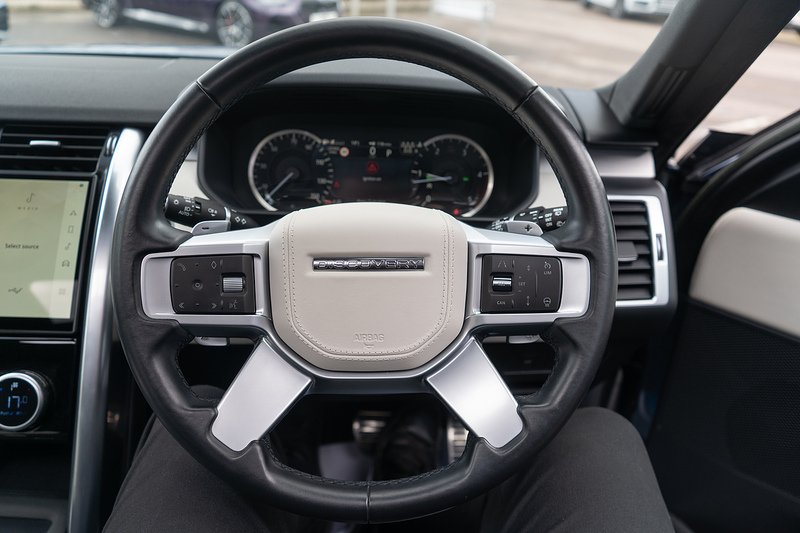 Land Rover Discovery D300 MHEV R-Dynamic HSE - U5375