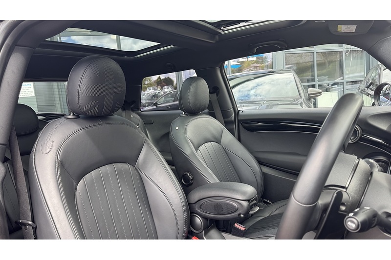 MINI Hatch John Cooper Works - U5387