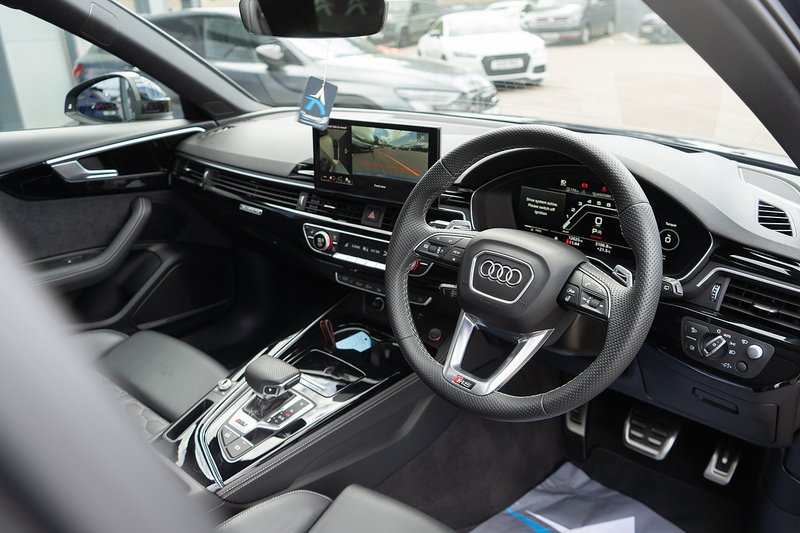 Audi RS4 Avant TFSI V6 Vorsprung - U5411