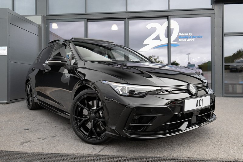 Volkswagen Golf TSI R Black Edition - U5428