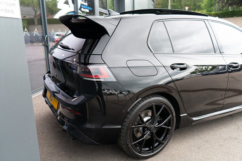 Volkswagen Golf TSI R Black Edition - U5428