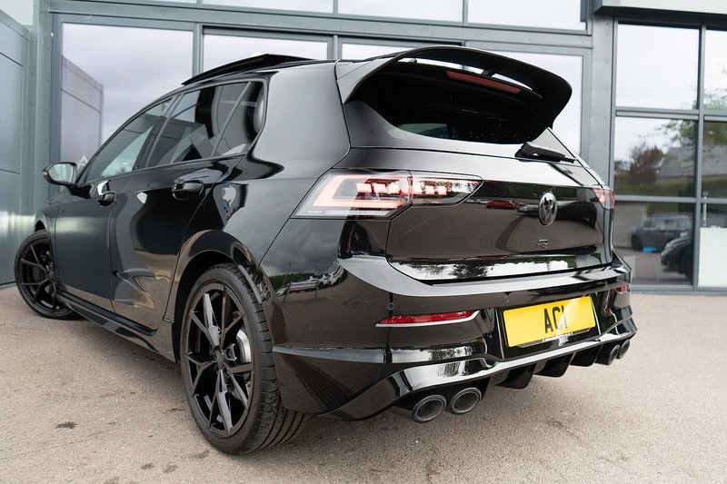 Volkswagen Golf TSI R Black Edition - U5428