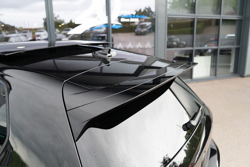 Volkswagen Golf TSI R Black Edition - U5428