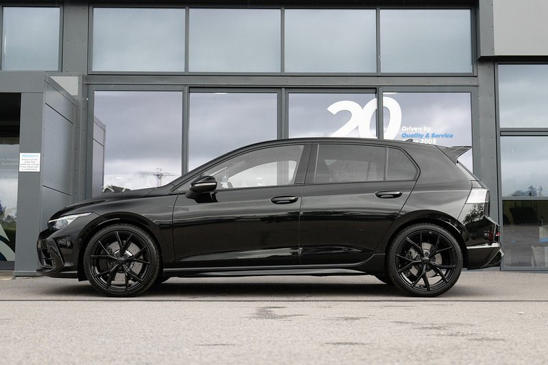 Volkswagen Golf TSI R Black Edition - U5428