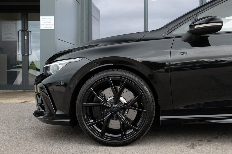 Volkswagen Golf TSI R Black Edition - U5428