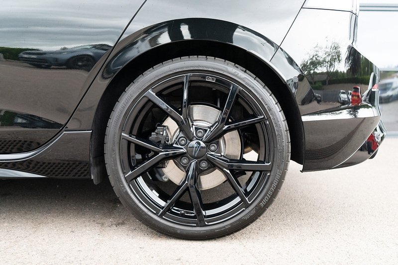 Volkswagen Golf TSI R Black Edition - U5428