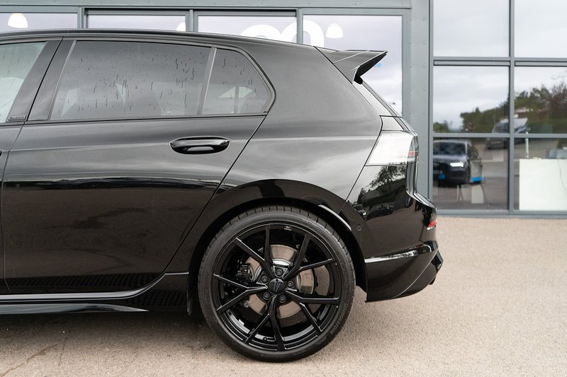 Volkswagen Golf TSI R Black Edition - U5428