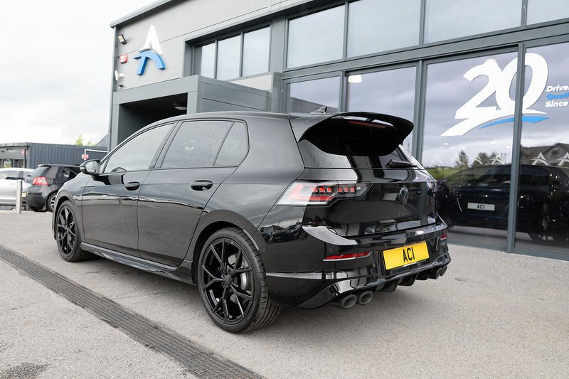 Volkswagen Golf TSI R Black Edition - U5428