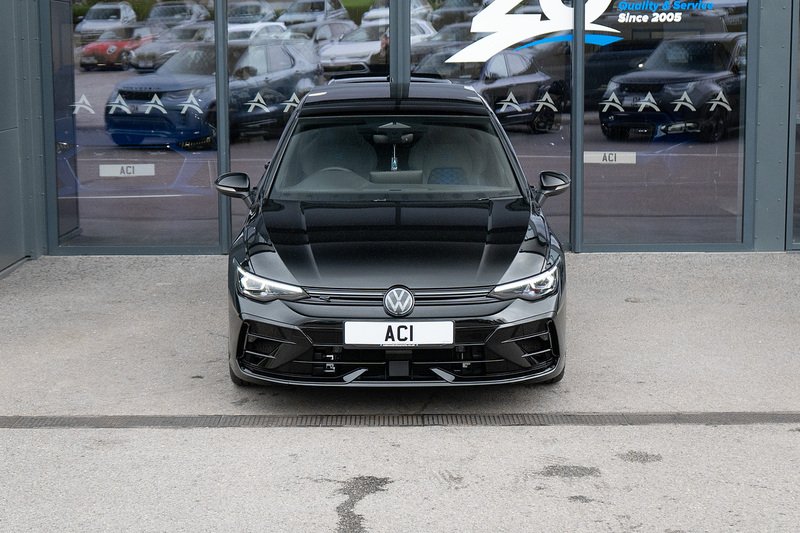 Volkswagen Golf TSI R Black Edition - U5428