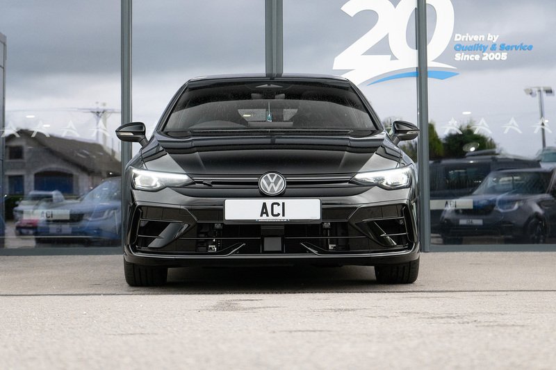 Volkswagen Golf TSI R Black Edition - U5428