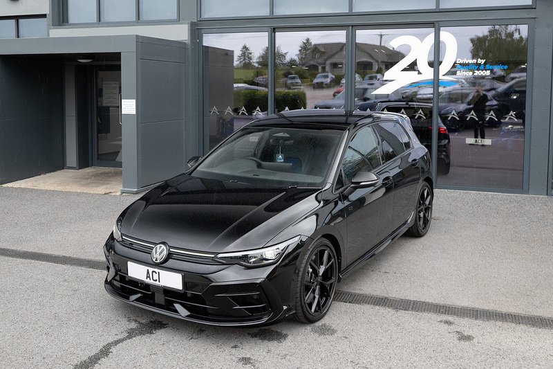 Volkswagen Golf TSI R Black Edition - U5428