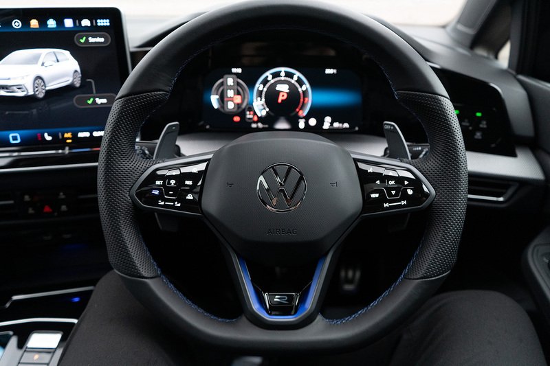 Volkswagen Golf TSI R Black Edition - U5428