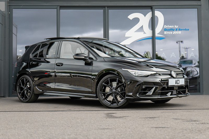 Volkswagen Golf TSI R Black Edition - U5428