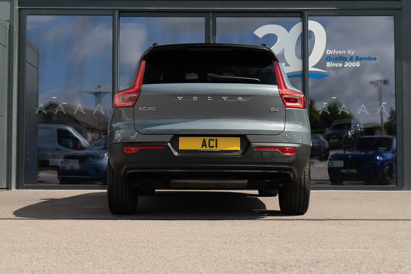 Volvo XC40 B4 MHEV R-Design - U5429