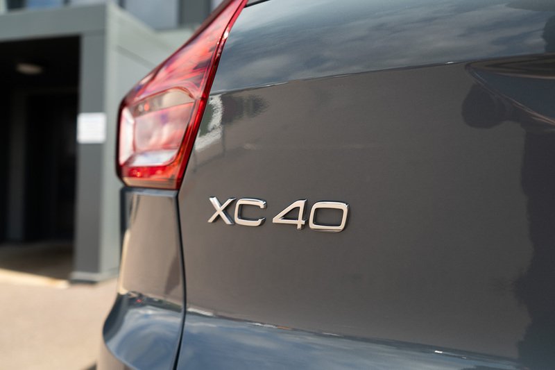 Volvo XC40 B4 MHEV R-Design - U5429