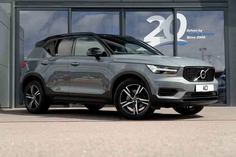 Volvo XC40 B4 MHEV R-Design - U5429