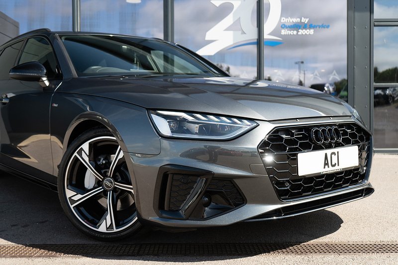 Audi A4 Avant TDI Black Edition - U5431