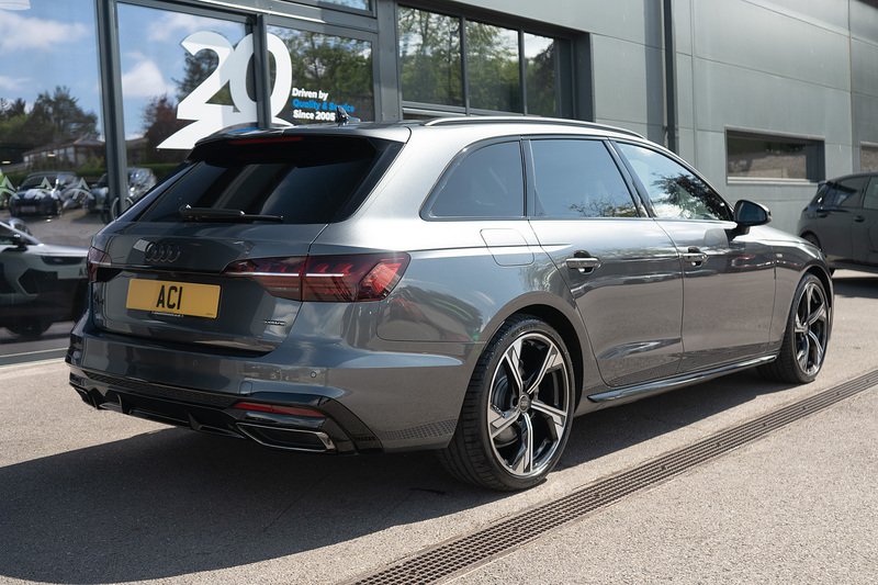 Audi A4 Avant TDI Black Edition - U5431