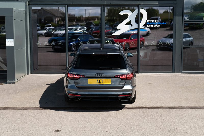 Audi A4 Avant TDI Black Edition - U5431