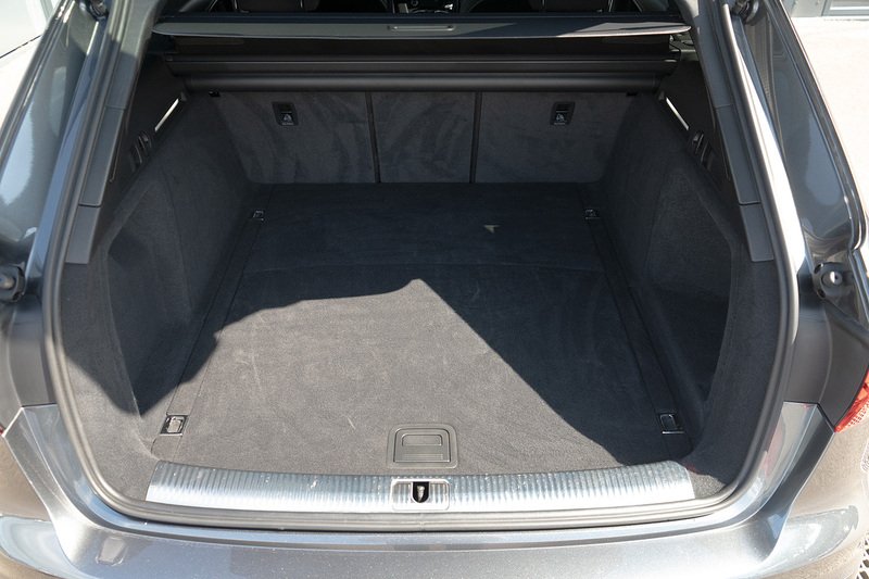Audi A4 Avant TDI Black Edition - U5431