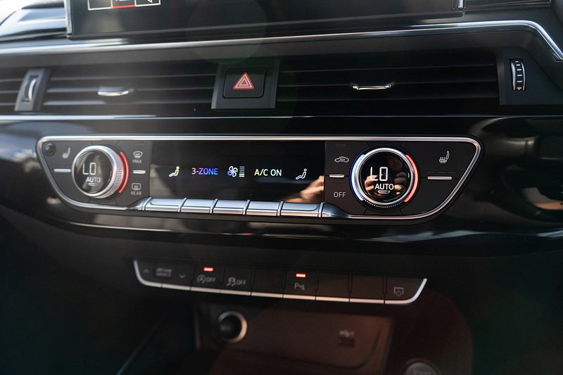 Audi A4 Avant TDI Black Edition - U5431