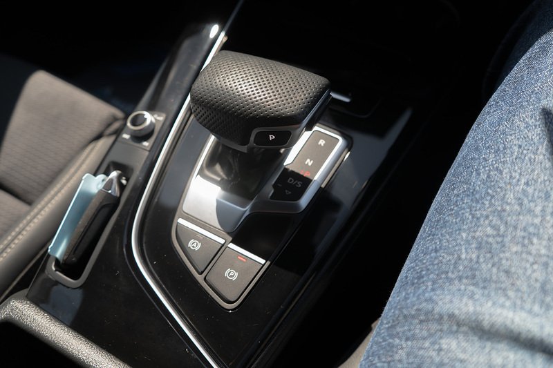 Audi A4 Avant TDI Black Edition - U5431