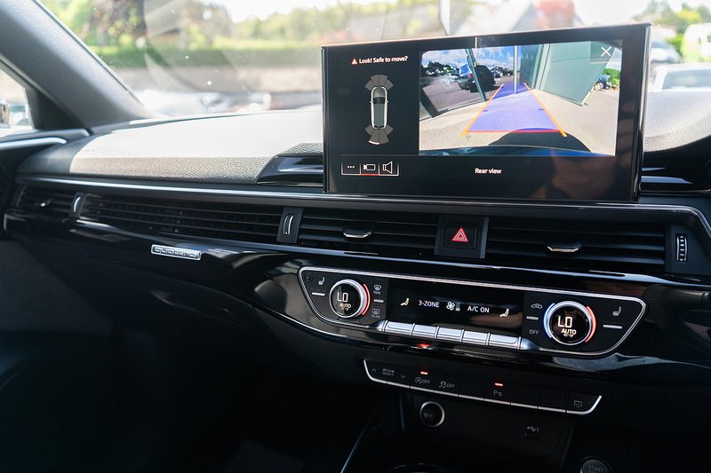 Audi A4 Avant TDI Black Edition - U5431