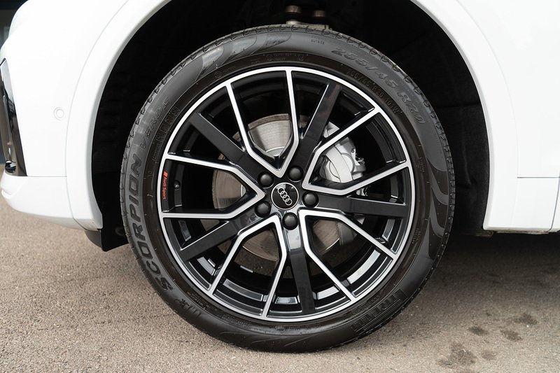 Audi Q5 TDI Black Edition - U5432
