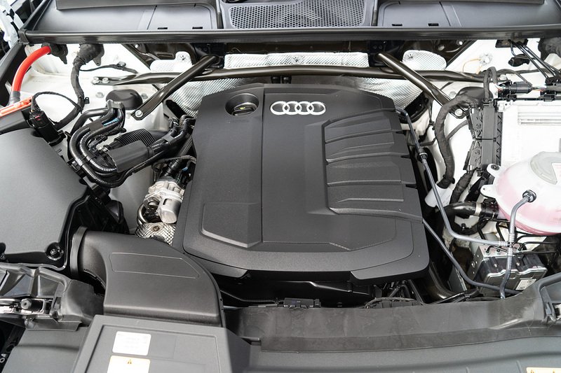 Audi Q5 TDI Black Edition - U5432