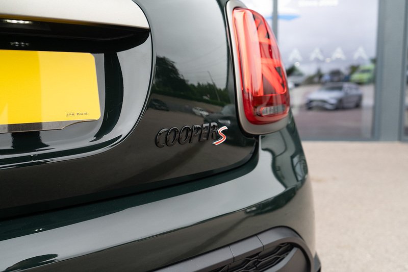 MINI Hatch Cooper S Resolute Edition - U5437
