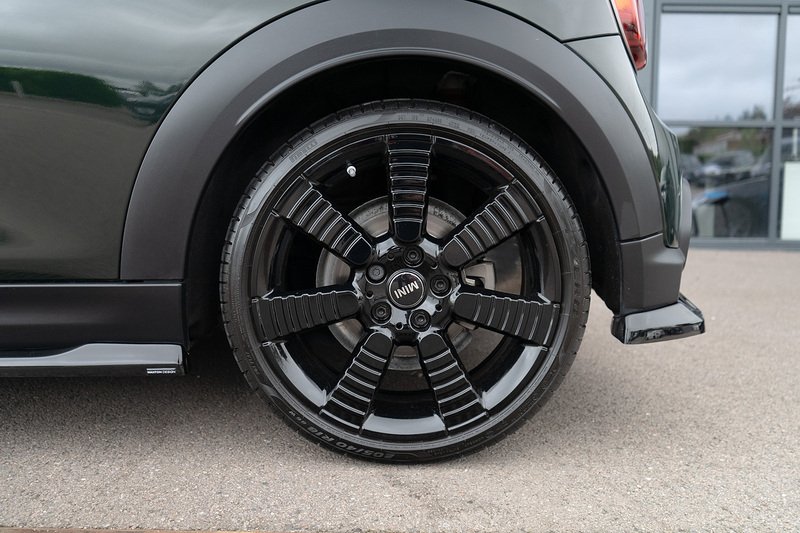 MINI Hatch Cooper S Resolute Edition - U5437