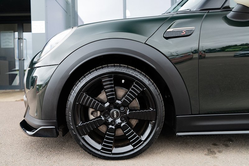 MINI Hatch Cooper S Resolute Edition - U5437