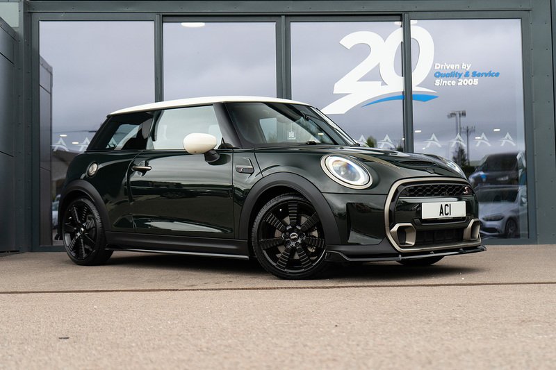 MINI Hatch Cooper S Resolute Edition - U5437