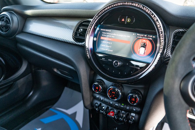 MINI Hatch Cooper S Resolute Edition - U5437