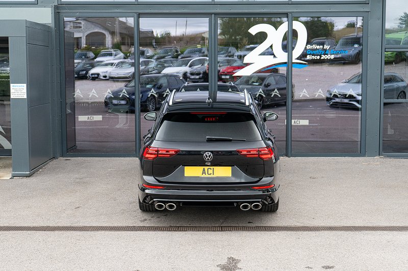 Volkswagen Golf TSI R - U5454