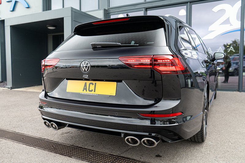 Volkswagen Golf TSI R - U5454