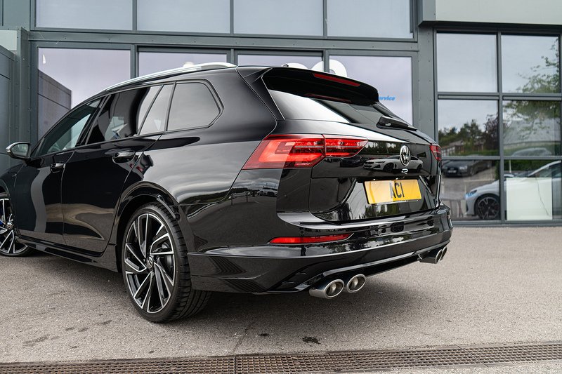 Volkswagen Golf TSI R - U5454